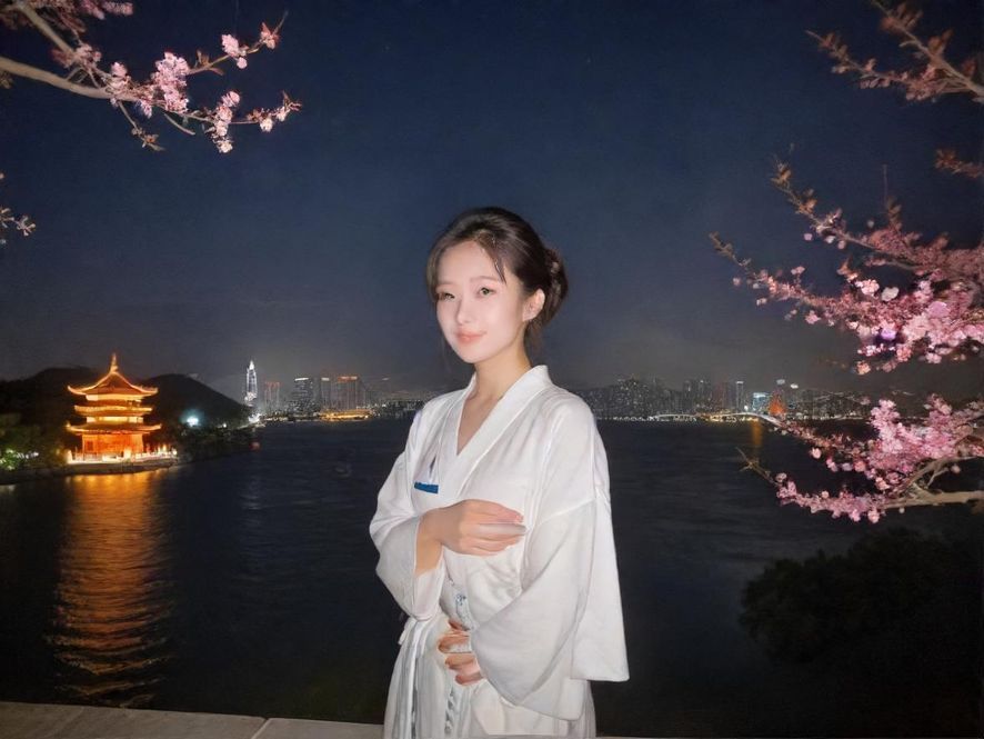 广佛夜场会所夜景氛围图
